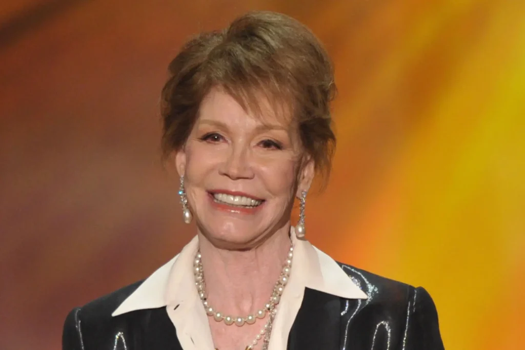 Mary Tyler Moore Net Worth: Age, Family, Height & More