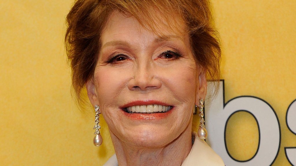 Mary Tyler Moore Net Worth: Age, Family, Height & More