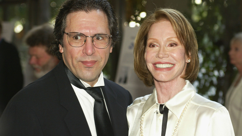 Mary Tyler Moore Net Worth: Age, Family, Height & More